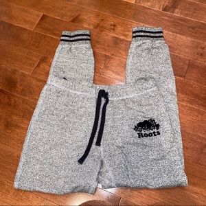 Grey skinny roots sweatpants